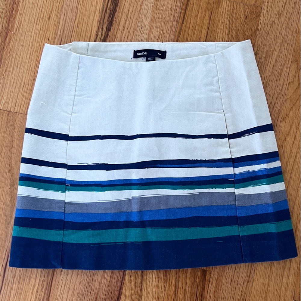 Gap mini skirt for a small girl size 7